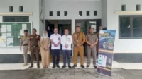 Pengadilan Negeri Cikarang melaksanakan sosialisasi Pintu PTSP di wilayah Kecamatan Kedungwaringin, Kabupaten Bekasi, Senin (29/01).