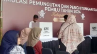 Simulasi Pemungutan dan Penghitungan Suara Pemilu Tahun 2024 yang diselenggarakan KPU Kabupaten Bekasi di Lapangan Plaza Pemda Kabupaten Bekasi pada Rabu (31/01). 