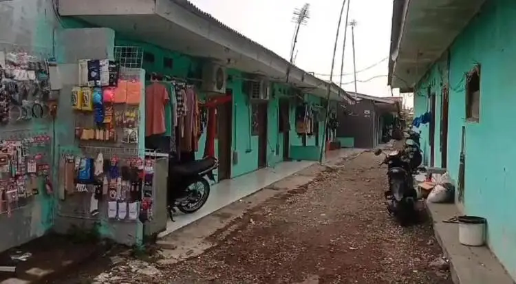 Dua maling motor babak belur dikeroyok massa saat beraksi di Kontrakan 1000 Pintu, Desa Mekarmukti, Cikarang Utara, Kabupaten Bekasi, Rabu (11/01) petang.