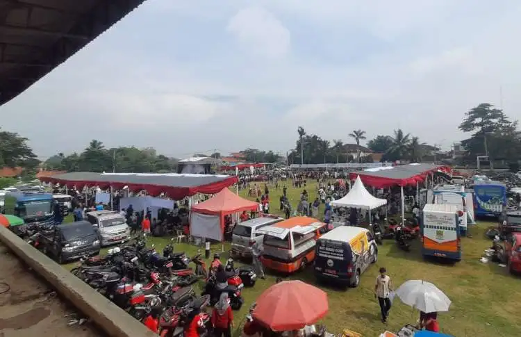 Gunan memberikan pelayanan terbaik, lebih dekat dan lebih cepat kepada masyarakat, Pemerintah Kabupaten Bekasi menggelar kegiatan BOTRAM di Stadion Mini Kecamatan Cibarusah, Sabtu (24/02).