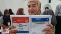 Komisi Pemilihan Umum (KPU) Kabupaten Bekasi menemukan ada 29 ribu lebih surat suara Pemilu 2024 yang rusak. Kerusakan pada surat suara Pemilu 2024 itu ditemukan selama proses pelaksanaan sortir dan lipat surat suara.