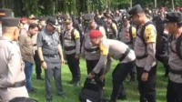 Polres Metro Bekasi menurunkan sedikitnya 1.752 personel untuk mengamankan TPS pada Pemilu 2024 di Kabupaten Bekasi