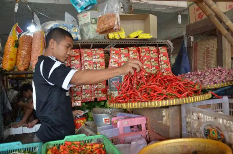 Pedagang cabai di Pasar Baru Cikarang.