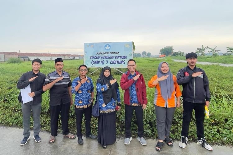 SMPN 7 Cibitung akan berdiri di lahan fasos fasum atau PSU seluas kurang lebih 6000 meter persegi milik salah satu pengembang perumahan yang ada di Desa Muktiwari, Kecamatan Cibitung, Kabupaten Bekasi. 