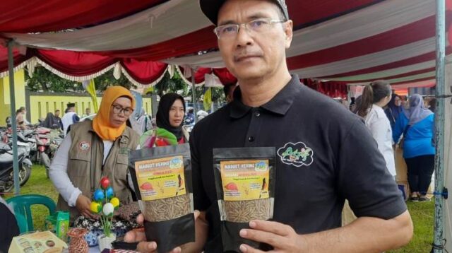 Maggot kering memiliki nilai ekonomis lebih tinggi.