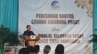 Pj Bupati Bekasi Dani Ramdan saat menghadiri peresmian kantor Perumda Tirta Bhagasasi Cabang Cikarang Pusat. Selasa (23/04).