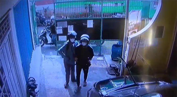 Screenshoot video aksi percobaan pencurian sepeda motor yang terjadi di sebuah kontrakan yang berada di wilayah Desa Pasirsari, Kecamatan Cikarang Selatan, Kabupaten Bekasi, Kamis (09/05).