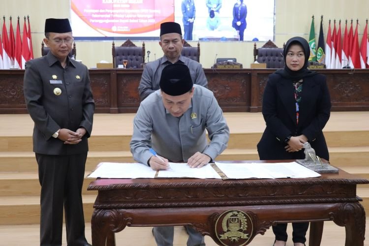 Setelah melalui tahapan persidangan, Laporan Keterangan Pertanggung Jawaban (LKPJ) Bupati Bekasi Tahun 2023 akhirnya disetujui DPRD Kabupaten Bekasi