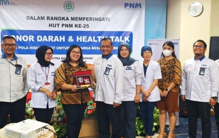 PT Permodalan Nasional Madani (PNM) Cabang Bekasi menggelar donor darah dan edukasi kesehatan (health talk) di RS Mitra Keluarga Cikarang