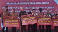 Pemberian retritusi kepada 24 korban Tindak Pidana Perdagangan Orang (TPPO) modus jual organ ginjal jaringan internasional di Kejaksaan Negeri Kabupaten Bekasi.