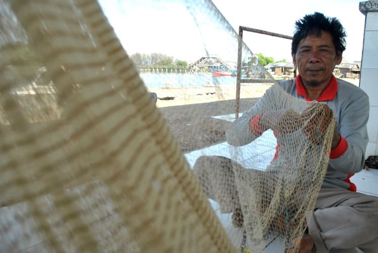 Tak perlu khawatir lagi saat melaut, ribuan nelayan yang ada di Kabupaten Bekasi saat ini sudah dilindungi asuransi kecelakaan kerja.