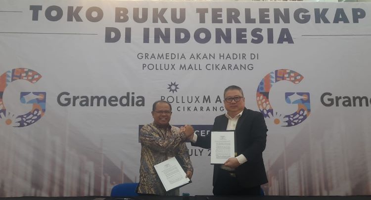 Penandatanganan kerjasama pembukaan cabang Gramedia yang dihadiri oleh Heri Darmawan, Operational Director Gramedia dan CEO Pollux Mall Cikarang yaitu Handojo Setyadi di atrium Pollux Mall Cikarang, Selasa (30/07).