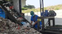 TPST Kota Deltamas dibangun hasil kerjasama PT Puradelta Lestari dan PT Mitra Karunia Indah dalam upaya mengurangi jumlah sampah yang masuk ke TPA Burangkeng. Pada TPST ini terdapat pengolahan sampah jenis plastik yang diolah menjadi Refuse Derived Fuel (RDF).