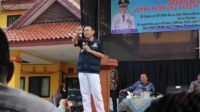 Pj Bupati Bekasi Dani Ramdan menyampaikan Sosialisasi Lomba Kampung Bersih Makin Berani Maju dan Berprestasi tahun 2024 di Kantor Kecamatan Serang Baru, Kabupaten Bekasi.