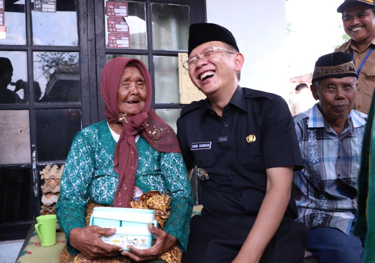 Pj Bupati Dani Ramdan mengajak seluruh masyarakat untuk menyalurkan zakat infaq dan shodaqoh lewat Baznas Kabupaten Bekasi