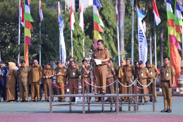 Pj. Bupati Bekasi Dedy Supriyadi menyampaikan himbauan kepada para ASN untuk menjaga integritas, salah satunya dengan bersikap netral selama tahapan Pemilihan Kepala Daerah (Pilkada) serentak Tahun 2024 di Kabupaten Bekasi,