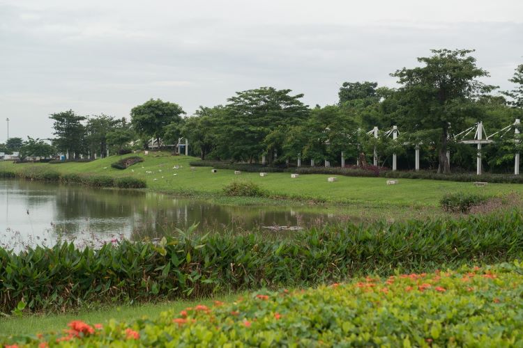 PT Lippo Cikarang Tbk (LPCK) berkomitmen untuk menjadi agen perubahan yang berkelanjutan dan memberikan dampak positif terhadap masyarakat dan lingkungan sekitar.