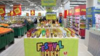 Pemerintah Kabupaten Bekasi kembali menyediakan tempat bagi pelaku UMKM untuk menjual produknya di salah satu jaringan hypermarket di Desa Cibatu, Kecamatan Cikarang Selatan.