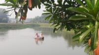 Objek wisata alam Situ Leungsir yang berada di Desa Jayasampurna, Kecamatan Serang Baru Kabupaten Bekasi saat ini telah dilengkapi wahana bebek air.