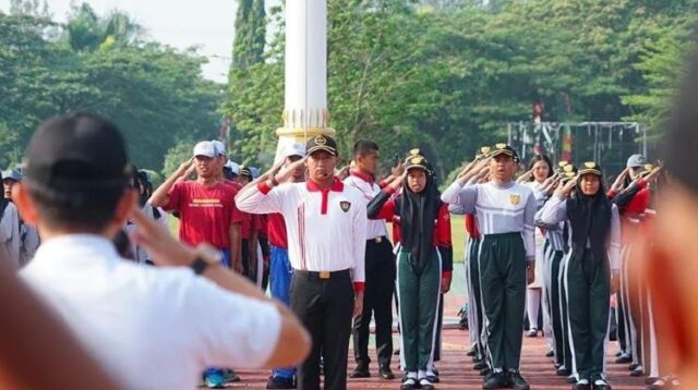 Purna Paskibraka Indonesia (PPI) Kabupaten Bekasi menggelar latihan gabungan Paskibra Sekolah. Latihan gabungan ini diikuti sedikitnya 600 siswa dari masing-masing sekolah tingkat SMA/SMK sederajat di wilayah setempat, Minggi (11/08).