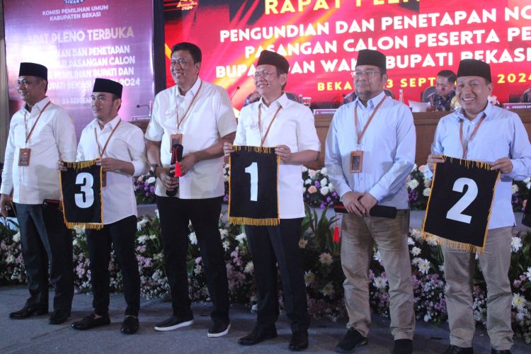 Pengundian dan penetapan nomor urut pasangan calon Bupati dan Wakil Bupati Bekasi di Pilkada oleh KPU Kabupaten Bekasi: Dani Ramdan – Romli nomor urut satu, BN Holik Qudratulloh – Faizal Hafan Farid nomor urut dua, dan Ade Kuswara – Asep Suryaatmaja nomor urut tiga.