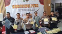 Polisi menangkap pelaku tawuran berinisial MRA (15) dan MA (15) pelajar SMP Negeri di Cabangbungin, Kabupaten Bekasi yang diduga menewaskan MF (14).