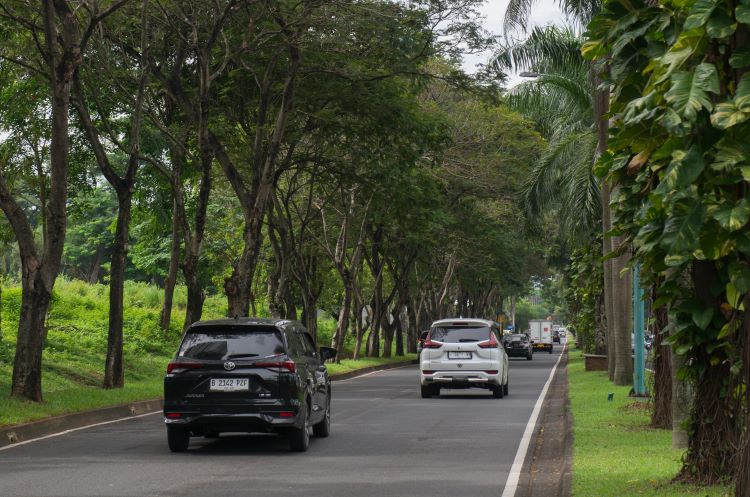 PT Lippo Cikarang Tbk (LPCK) berkomitmen untuk memberikan kenyamanan optimal bagi seluruh pelanggan. Termasuk di dalamnya menciptakan lingkungan yang asri dan harmonis di setiap kawasan pemukiman, komersial, serta kawasan industri.