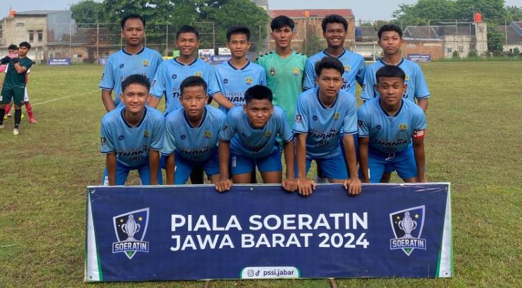 Tim sepak bola asal Kabupaten Bekasi, yakni Bekasi United kokoh bertengger di puncak klasemen sementara Grup I Piala Soeratin U-17 Jawa Barat usai menaklukan Patriot Kota Bekasi.