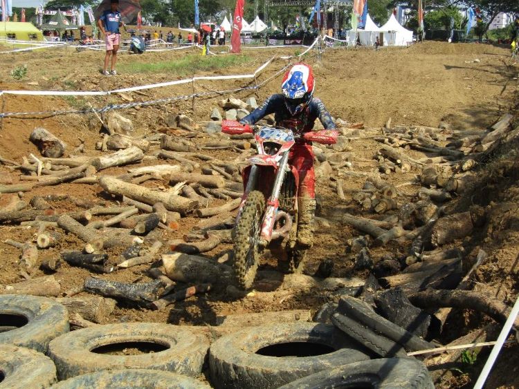 Sebanyak 325 pembalap ambil bagian pada Bekasi Trail Army Enduro (Betmen) #2 yang digelar Kodim 0509 Kabupaten Bekasi dan IMI di Sirkuit Enduro Deltamas, Cikarang Pusat, pada 26-27 Oktober 2024.