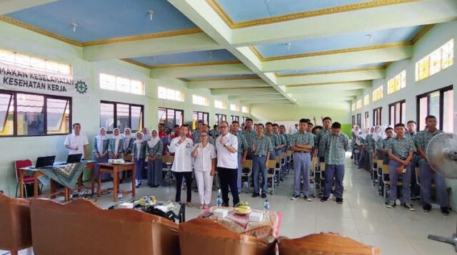 Tim Koordinasi Percepatan Penanggulangan Pengangguran Daerah (TKP3D) Kabupaten Bekasi mulai menggulirkan program Sekolah Siap Kerja di SMK Negeri 1 Tambelang