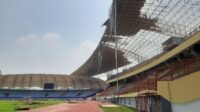 Penanganan kerusakan atap Stadion Wibawamukti, Cikarang Timur pasca puting beliung akan diusulkan Pemerintah Kabupaten Bekasi agar mendapat bantuan dari Pemerintah Pusat