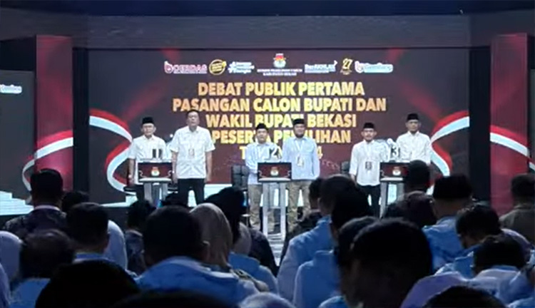 Debat publik perdana antar Pasangan calon Bupati dan Wakil Bupati Bekasi yang disiarkan secara langsung di salah satu televisi swasta pada Minggu, 3 November 2024 lalu.