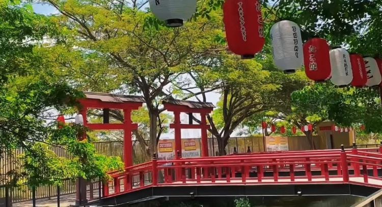 Dotonbori Foodcourt: Tempat nongkrong dan kuliner dengan nuansa Jepang yang terletak di Tambun Utara, Kabupaten Bekasi.