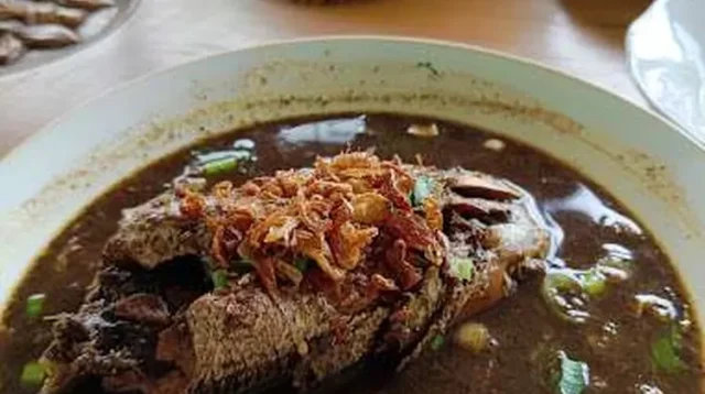 Daftar rekomendasi tempat makan atau rumah makan gabus pucung terbaik di Cikarang, Kabupaten Bekasi, Jawa Barat.