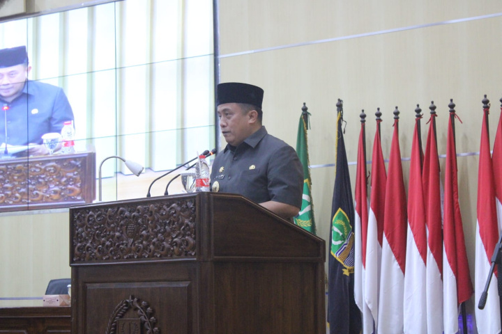 Rapat Paripurna DPRD Kabupaten Bekasi ke-7 Masa Persidangan I Tahun 2024-2029  mengagendakan penyampaian Nota Penjelasalan Bupati mengenai Raperda tentang APBD Tahun Anggaran 2025 dan Raperda tentang Rencana Perlindungan dan Pengelolaan Lingkungan Hidup. Kemudian, Raperda tentang Pemberian Insentif dan/Atau  Pemberian Kemudahan Investasi.