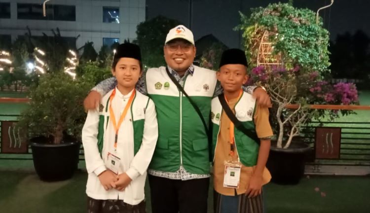 Dua pelajar Kabupaten Bekasi meraih medali emas MQK Putra dan MTQ Putra pada Pekan Olahraga dan Seni Antar Diniyah Nasional (Porsadinnas)