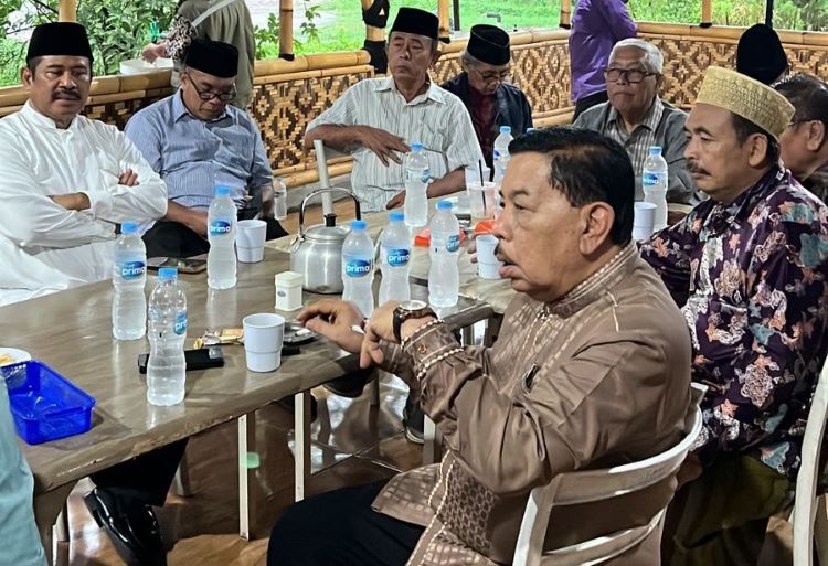 Ketua Format Bekasi Raya, Apuk Idris mengatakan dukungan kepada pasangan calon bupati dan wakil bupati Bekasi Dani Ramdan - Romli di Pilkada 2024 lantaran keduanya dinilai menjadi sosok yang tepat untuk menyelesaikan sejumlah persoalan yang ada di Kabupaten Bekasi.