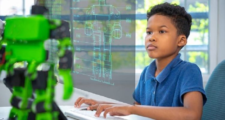 Dengan meningkatnya teknologi, mengenalkan coding sejak dini dapat membantu anak memahami dunia digital yang mengelilingi mereka. Melalui coding, anak tidak hanya belajar menggunakan teknologi, tetapi juga berlatih memecahkan masalah dengan cara yang kreatif dan logis.