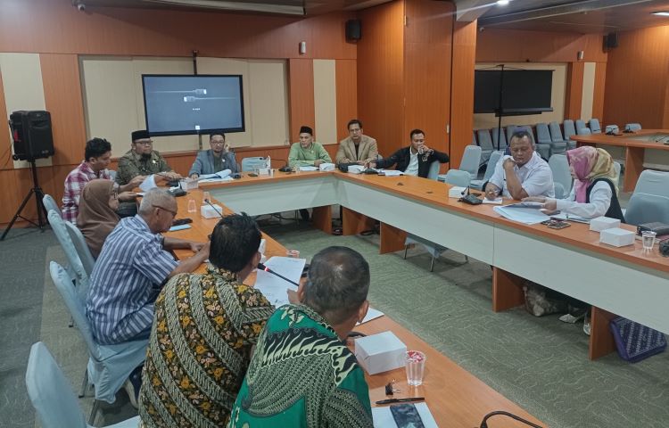 DPRD Kabupaten Bekasi mendesak Pemerintah Kabupaten Bekasi menyelesaikan kasus sengketa lahan yang menjadi Barang Milik Daerah (BMD) di Dusun I, Desa Babelan Kota, Kecamatan Babelan.