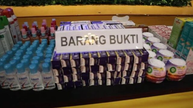 Produk kadaluarsa yang beredar di Kabupaten Bekasi dan telah disita mencakup barang-barang seperti produk bumbu siap saji, produk bayi, obat-obatan, kosmetik, alat kebersihan hingga alat kontrasepsi.