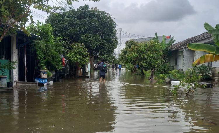 Hujan deras yang mengguyur Kabupaten Bekasi sejak Selasa 28 Januari 2025, telah menyebabkan banjir melanda sembilan kecamatan di wilayah tersebut. Berdasarkan data BPBD Kabupaten Bekasi, daerah-daerah yang terdampak meliputi Kecamatan Tambun Utara, Tambelang, Karangbahagia, Tarumajaya, Sukakarya, Cibitung, Sukatani, Sukawangi, dan Kecamatan Babelan.