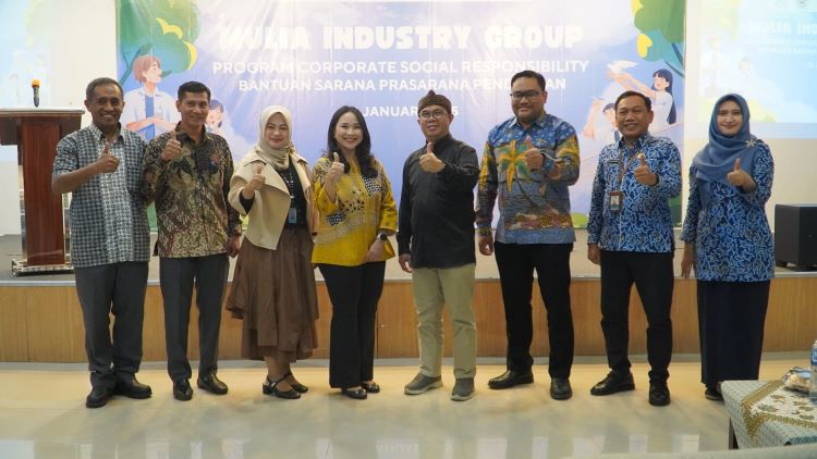 Mulia Industry Group bekerja sama dengan Pemerintah Provinsi Jawa Barat mengadakan penyerahan bantuan sarana prasarana pendidikan di SMK Negeri 2 Kota Bekasi sebagai bagian dari komitmen untuk mencapai Sustainable Development Goals (SDGs) dalam dunia pendidikan.