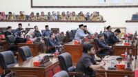 DPRD Kabupaten Bekasi mengusulkan nama Usup Supriatna dari Fraksi PDI Perjuangan untuk menjabat sebagai Wakil Ketua DPRD Kabupaten Bekasi, menggantikan posisi yang sebelumnya diduduki oleh Soleman. Usulan ini resmi disampaikan dalam rapat paripurna yang berlangsung di gedung DPRD setempat, Senin 13 Januari 2025.