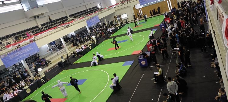 Perguruan Pencak Silat Betako (PPSB) Merpati Putih Kabupaten Bekasi sukses menggelar Bekasi Premier Pencak Silat Tournament 2nd Edition 2025. Acara bergengsi ini berlangsung selama dua hari, tepatnya pada Sabtu dan Minggu, 11-12 Januari 2025, bertempat di OSO Sport Center, Grandwisata, Lambangjaya, Tambun Selatan