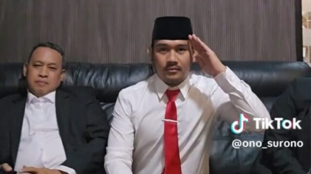 Patuhi instruksi Ketua Umum PDI Perjuangan Megawati Sorekarno Putri, Bupati Bekasi Ade Kuswara Kunang menunda pemberangkatan ke Magelang untuk mengikuti retret | Foto: Screenshot TikTok Mang Ono
