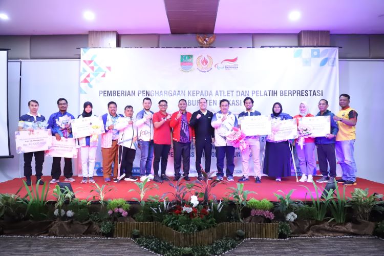 Pemerintah Kabupaten Bekasi memberikan bonus kepada atlet dan pelatih berprestasi yang bertarung di ajang Sea Games XXXII/2023, Asean Para Games XII/2023, serta PON XXI/2024 dan Peparnas XVII/2024. 