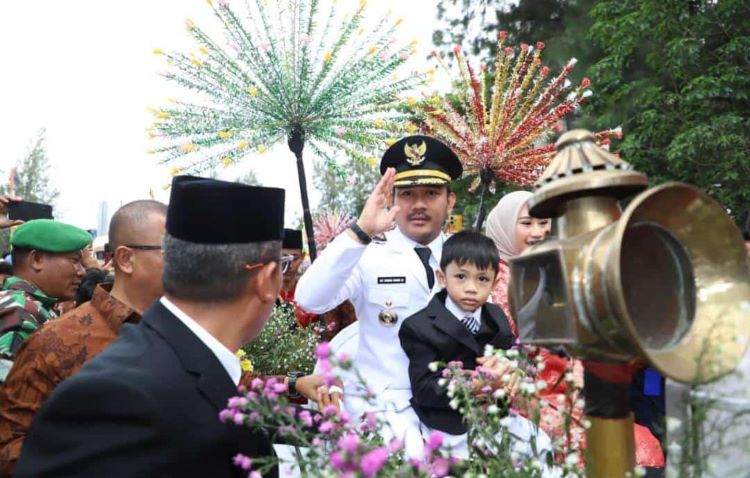 Bupati  Bekasi, Ade Kuswara Kunang