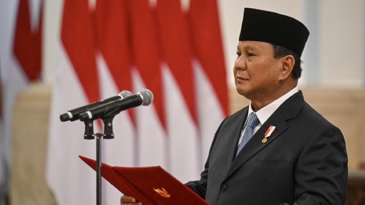 Presiden Republik Indonesia, Prabowo Subianto, secara resmi melantik 481 pasangan kepala daerah hasil Pilkada serentak 2024, Kamis (20/02)