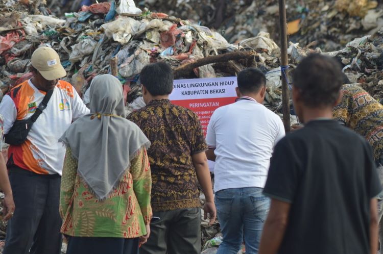 Pemerintah Kabupaten Bekasi telah menyegel 9 Tempat Pembuangan Akhir (TPA) sampah ilegal yang tersebar di lima kecamatan dari Desember 2024 hingga Januari 2025.