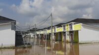 Banjir di Perumahan The Arthera Hill Desa Jayasampurna, Kecamatan Serang Baru, Kabupaten Bekasi.